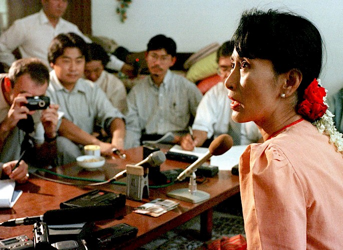 Aung San Suu Kyi 3